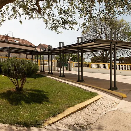 Appartamento With Parking Space Pirovac, Sibenik - 25939