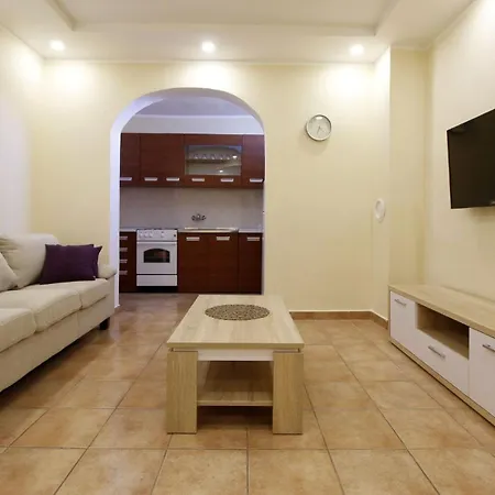 Appartamento With Parking Space Pirovac, Sibenik - 25939 *