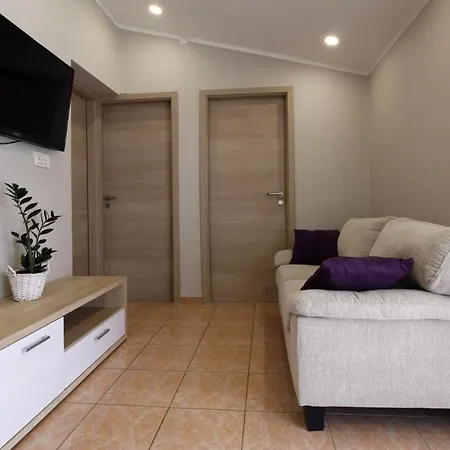 With Parking Space Pirovac, Sibenik - 25939 Appartamento *