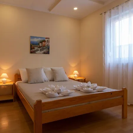 With Parking Space Pirovac, Sibenik - 25939 Appartamento *