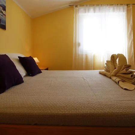 Appartement With Parking Space Pirovac, Sibenik - 25939