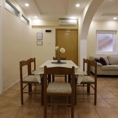 Appartement With Parking Space Pirovac, Sibenik - 25939 *