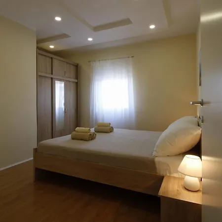 With Parking Space Pirovac, Sibenik - 25939 Appartement Pirovac